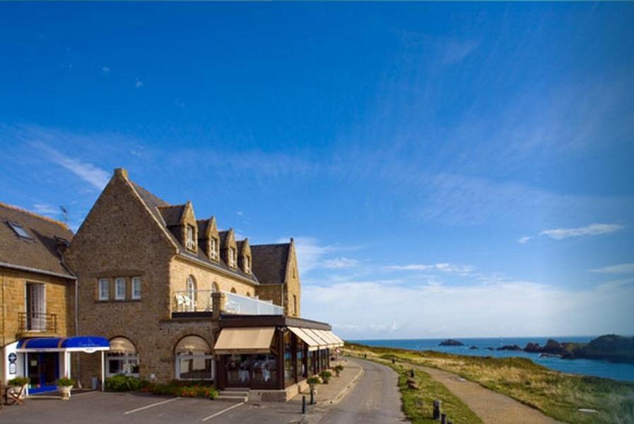 Hotel De La Pointe Du Grouin Cancale Exterior photo