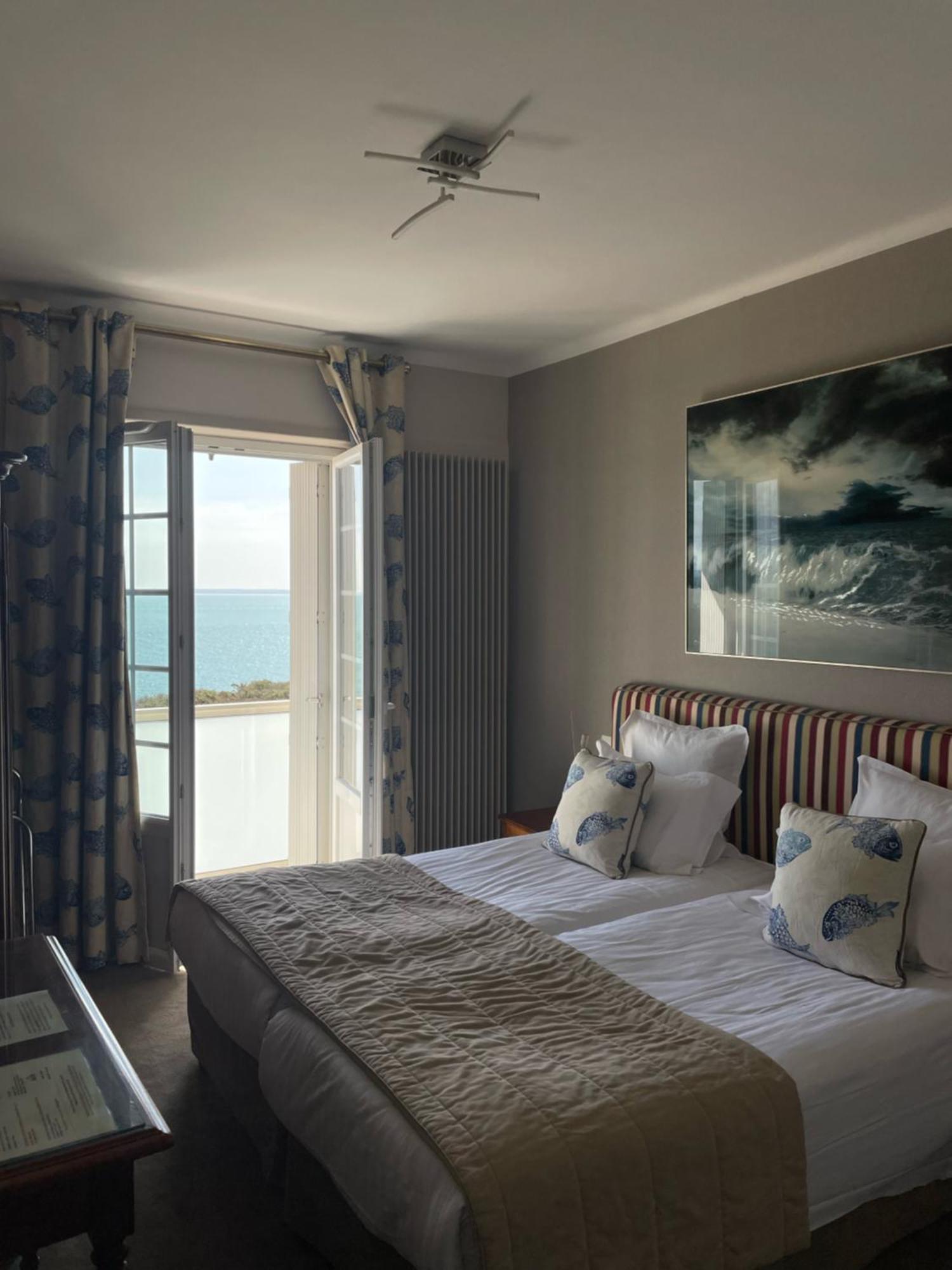 Hotel De La Pointe Du Grouin Cancale Room photo